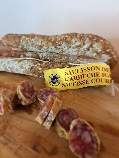 Saucisse courbe de l’Ardèche IGP – Tradition & caractère